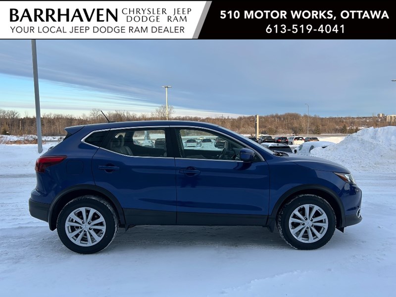 2017 Nissan Qashqai AWD SV | Sunroof | Ultra Low KM's