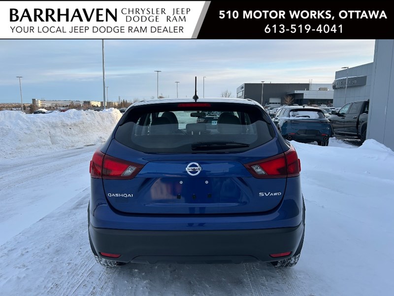 2017 Nissan Qashqai AWD SV | Sunroof | Ultra Low KM's