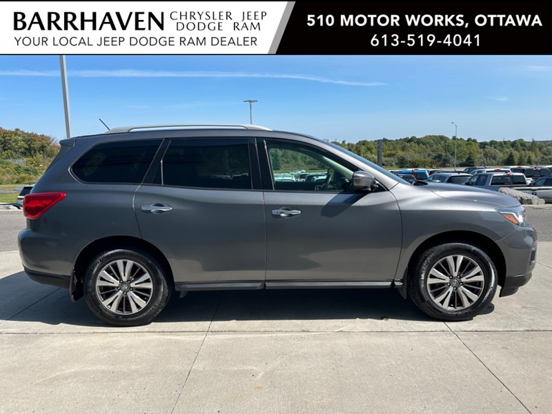 2017 Nissan Pathfinder 4x4 SV | 7-Pass | Low KM's