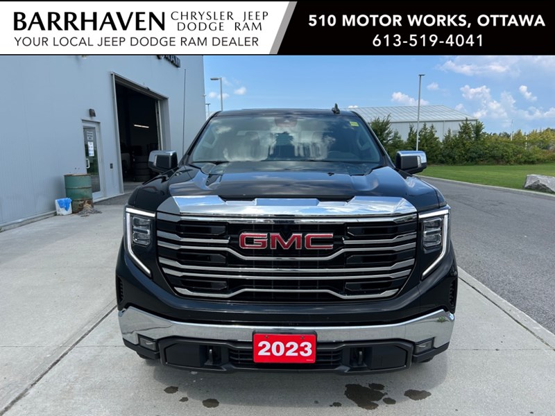 2023 GMC Sierra 1500 4X4 Crew Cab SLT | Leather | Sunroof