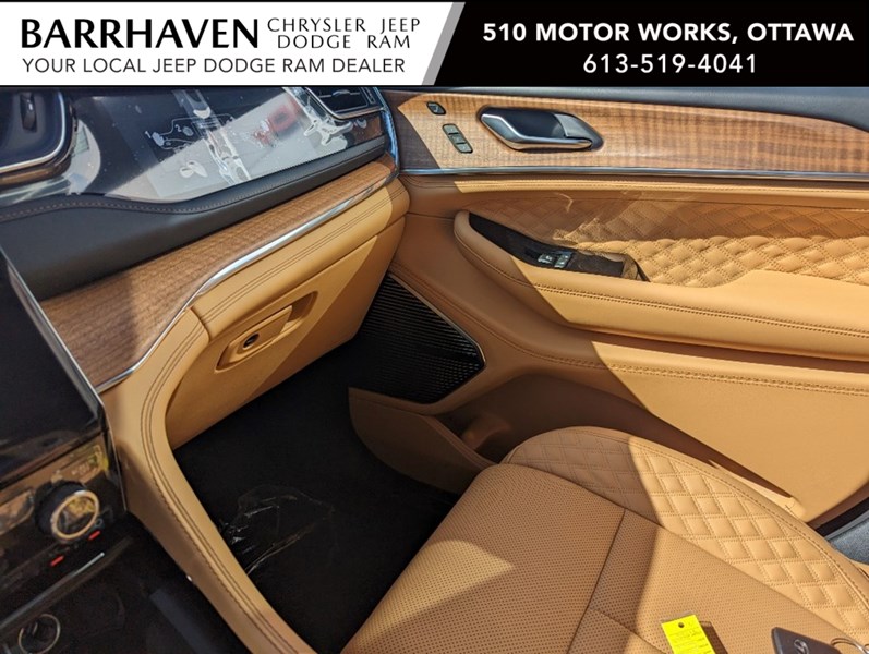 2023 Jeep Grand Cherokee 4xe Summit Reserve 4x4 | Hybrid, Leather, Pano Roof